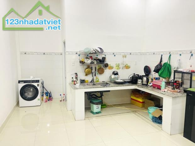 Bán Gấp Nhà Đẹp C4 Nở Hậu, DT Lớn 101m², Ô Tô 7 Chỗ, Giá Mới Cực Tốt - Linh Đông! - 4