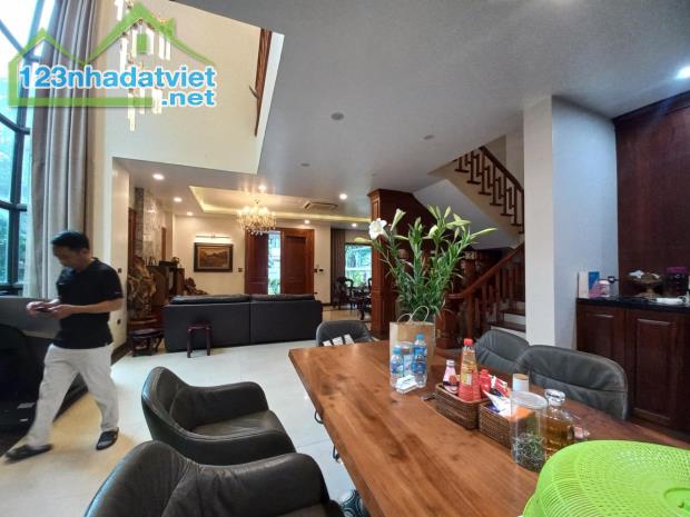 BÁN BIỆT THỰ VIP KĐT MỸ ĐÌNH - HÀ NỘI - DT 200M2 - 4 TẦNG