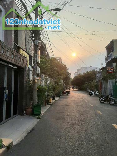 ☘☘☘NHÀ MỚI KHU CƯ XÁ LAM SƠN 80M2 5 TẦNG 5PN-NỞ HẬU- ĐƯỜNG 8M- 14 TỶ TL
🍀Kết cấu : 4 x - 3