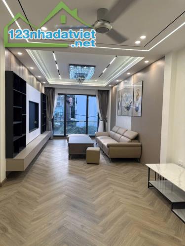 6 Tầng Thang Máy, Ô Tô Vào Nhà, Cổ Linh, Nôi Thất Cao Cấp - 1