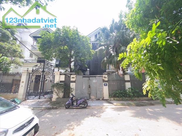 BÁN BIỆT THỰ LẠC LONG QUÂN - TÂY HỒ - 210M2 - 53 TỶ - SỔ ĐỎ - 4