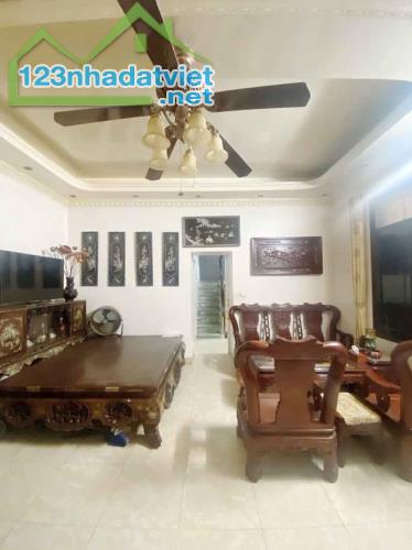 Bán nhà Thuỵ Khuê, Tây Hồ, gần ôtô, 71mx2t, 10 tỷ, 0985696268
