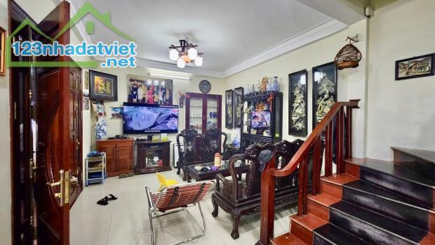 NHÀ: QUAN NHÂN - THANH XUÂN. +DT:58M2 X 5T X 9.5M.MT.