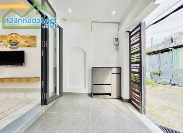 🏡 NHÀ ĐẸP SÁT CHỢ THẠCH ĐÀ – GẦN CHUNG CƯ DREAM HOME – HẺM 5M – 3PN – CHỈ 5.65 TỶ!