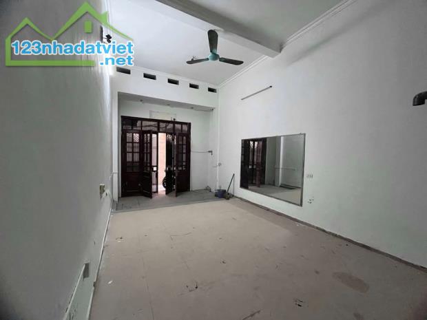 💥 Cơ Hội Vàng Tại 211 Khương Trung – 40m² – 4 Tầng – 2 Thoáng – Gần Hồ, – Chỉ 7.5 tỷ💥