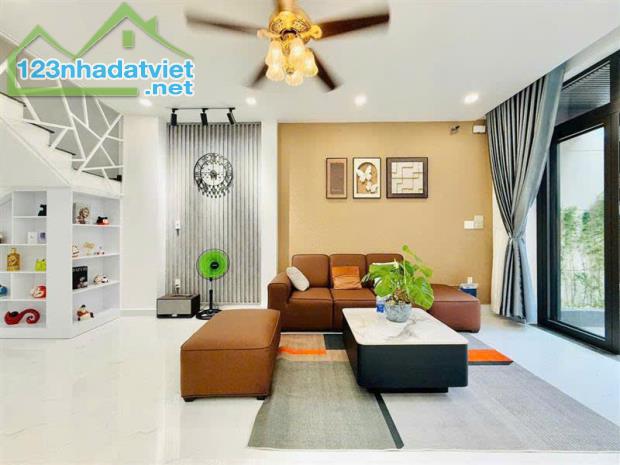 🏡 NHÀ ĐẸP FULL NỘI THẤT – P.9, GÒ VẤP – HẺM XE HƠI 5M – KHU CAO CẤP