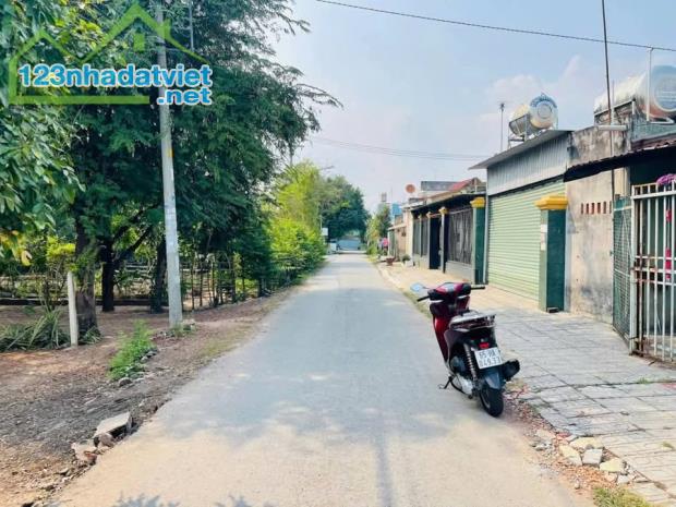 BÁN ĐẤT TẶNG CĂN NHÀ C.4 277M2 ĐƯỜNG OTO NÉ NHAU SHR CHỈ 630TR