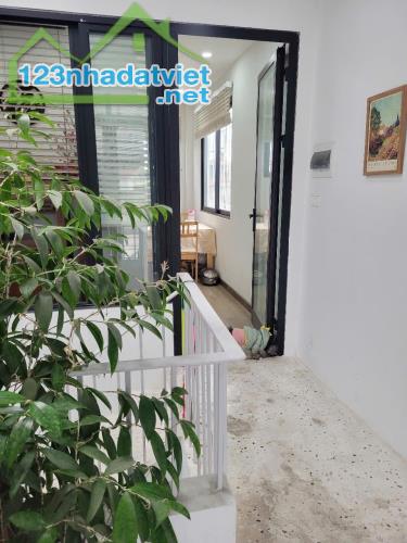 VUA MẶT PHỐ - Bán nhà Mặt phố HÀO NAM giá 22 tỷ, 61.1m x 2 tầng, MT 10m
