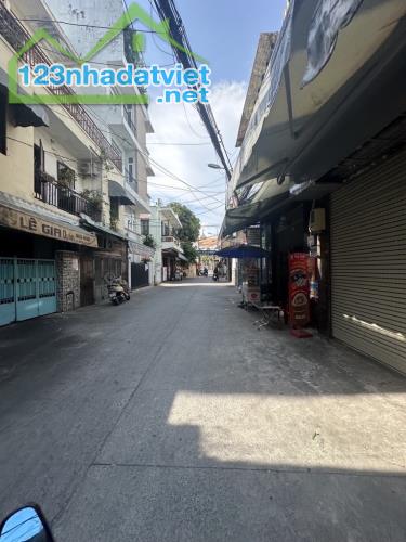CHÍNH CHỦ CẦN BÁN CĂN NHÀ ĐƯỜNG TÔN THẤT THUYÊT - HIẾM NHA COD NGAMG LỚN-