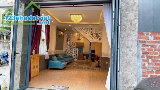 Chốt Nhanh Nhà Căn Góc Hẻm Thông, 82m² Full Thổ Cư – Giá 6.9 Tỷ - 2