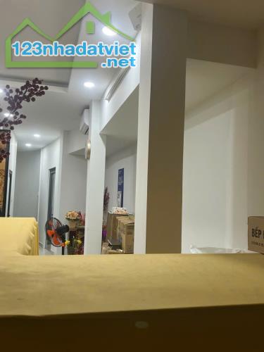Bán nhà quận 10, đường Tô Hiến Thành, 49m2, 4 tầng, hẻm 4m, sát mặt tiền 8.5 tỷ