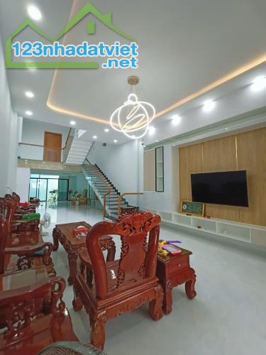 Bán nhà Nguyễn Thị Thập Quận 7, 4 lầu 143  m2 .
5x29 , 5PN chỉ 16,5 tỷ - 1