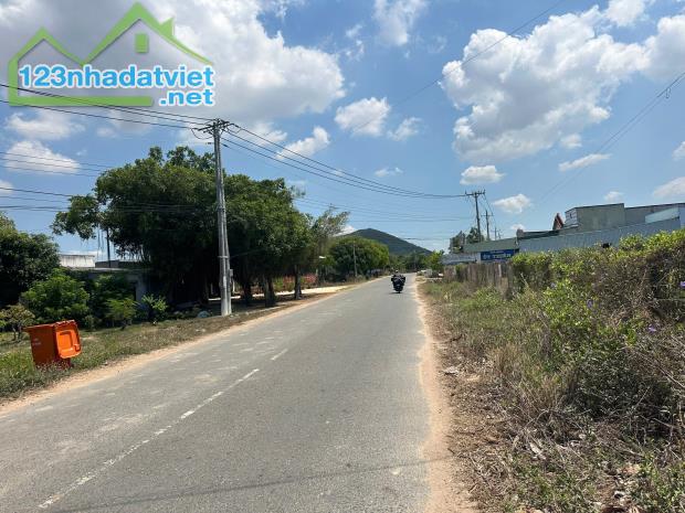 Bán 12mx60m đất ONT Đường Nguyễn Minh Châu - TX LaGi giá ngộp 200tr/m ngang