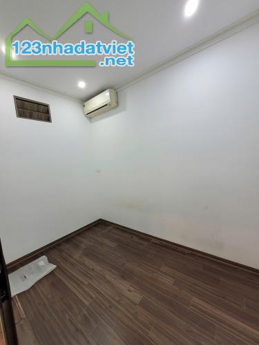 Duy nhất căn giá cực tốt tầng đẹp tòa CT8 Đại Thanh 55m TK 2PN, sổ đỏ, giá 2.49 tỷ