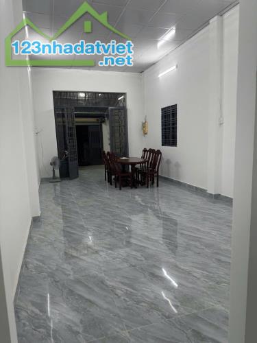 Quận 12 Bán nhà mặt đường 78m2, HXH giá nhỉnh 4ty - 2