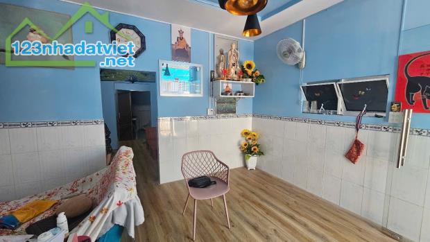🔥Bán nhà 1 trệt 1 lầu TTTP Nha Trang. Ngay Chợ Đầm, đường ô tô 8m. Giá chỉ 4,6 tỷ