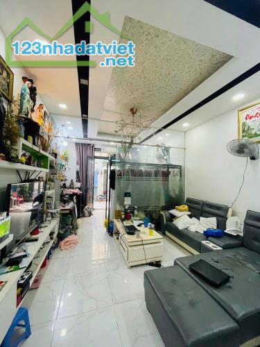 Bán nhà Hẻm Hoàng Hoa Thám, giao Nguyễn Thượng Hiền, 4x20m, 4 Tầng, 5PN, 9.5 tỷ.