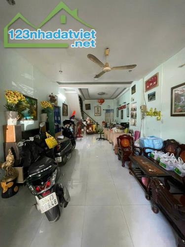 NHÀ DIỆN TÍCH LỚN 8X14M, 4PN, ĐƯỜNG XE TẢI, GẦN NGÃ TƯ GA, GÒ VẤP - 4