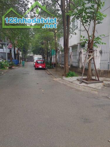CL1A.9 Man Bồi - Gốc Găng Ba La 50 ĐẤT 4 10.8 tỷ Hà Đông Hà Nội

🎉 CHÍNH CHỦ BÁN LÔ