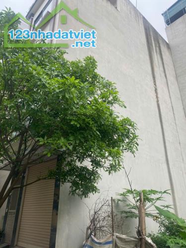 CL1A.9 Man Bồi - Gốc Găng Ba La 50 ĐẤT 4 10.8 tỷ Hà Đông Hà Nội

🎉 CHÍNH CHỦ BÁN LÔ - 1
