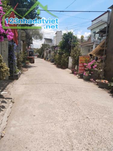 Bán nhà 75m2, mặt tiền KD , Gần Chợ Long Thạnh Mỹ, Q9. Giá 4.9 tỷ