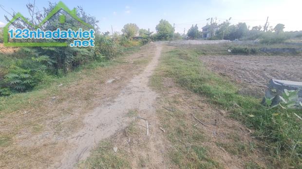 Chỉ 1.05 tỷ 881m2 đất ONT Hẻm Đinh Bộ Lĩnh, Thị xã LaGi giá ngộp sổ riêng - 1