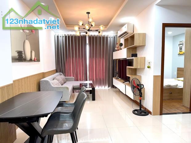 Bán căn 2Pn nhà đầy đủ nội thất giá 4.9 tỷ tại dự án Lavida Plus Quận 7, hỗ trợ vay
