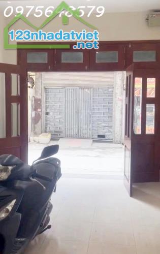 Bán nhà Miếu Đầm 56m Ô tô vào nhà Kinh doanh Giá đầu tư