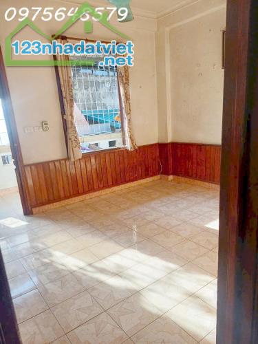 Bán căn hộ tập thể ngõ Thịnh Hào 120m 3 ngủ Ở sướng giá mềm - 1