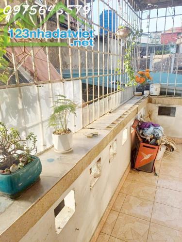 Bán căn hộ tập thể ngõ Thịnh Hào 120m 3 ngủ Ở sướng giá mềm