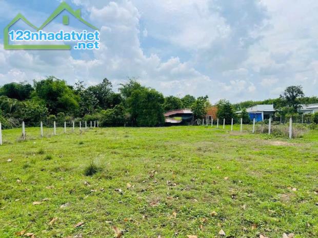 HÀNG HIẾM GIÁ TỐT - BÁN NGAY LÔ ĐẤT MT ĐƯỜNG 177M2 PHƯỚC THẠNH, SHR 620TR