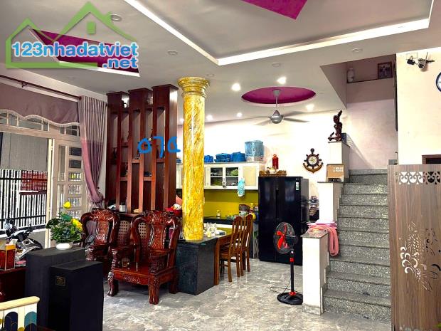 Lô Góc 3 tầng, 88m2, full thổ cư, không LG, Lã Xuân Oai, Q9, giá 7 tỉ - 1