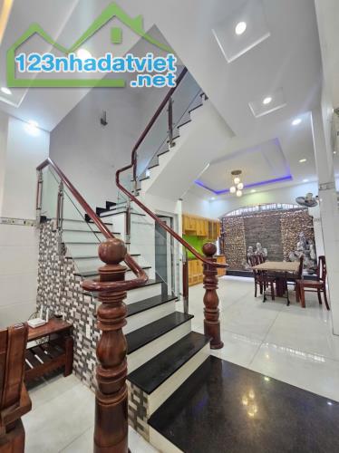 Bán nhà mới 4 tầng, 6pn, HXH, Hà Huy Giáp, Quận 12, chỉ 5.3 tỷ - 2