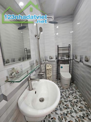 Bán nhà mới 4 tầng, 6pn, HXH, Hà Huy Giáp, Quận 12, chỉ 5.3 tỷ - 4