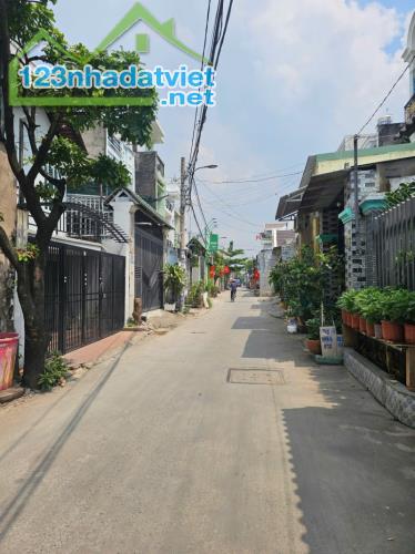 Bán nhà mới 4 tầng, 6pn, HXH, Hà Huy Giáp, Quận 12, chỉ 5.3 tỷ - 5