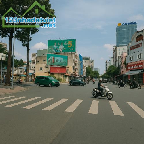 Nhà đẹp CMT8, hxh, diện tích 35m,  1 trệt 3 lầu, chỉ 5.x tỷ