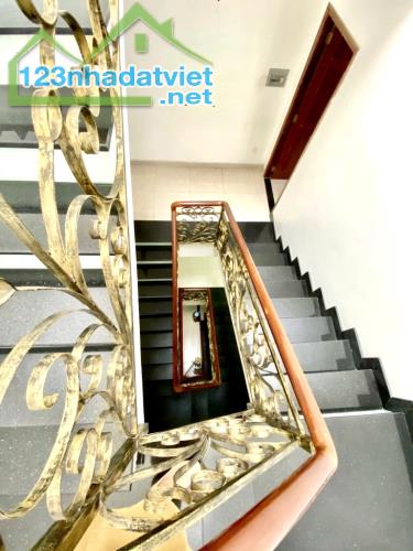 Mặt tiền đừơng số 1 KDC Cityland P.7 GV - 5 tầng 90 m2 - Sổ đẹp hoàn công đủ - 5