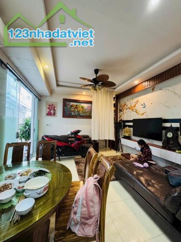 Chính chủ gửi bán NHÀ 3 TẦNG TẠI ĐÔNG PHONG , NAM HẢI , HẢI AN 2ty250 - 3