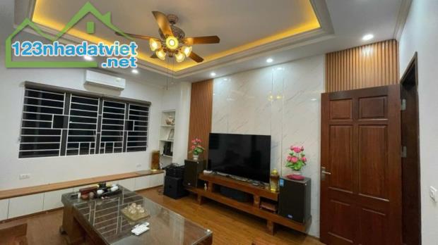 Siêu phẩm. Bán nhà Khương Đình, Thanh Xuân. 61m2 x 6 Tầng. THANG MÁY. Ô TÔ. KD. 15 tỷ 9