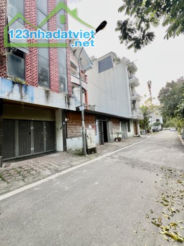 Bán Nhà Thạch Bàn 68m2-hơn 14 tỷ-PHÂN LÔ-VĨA HÈ-Ô TÔ TRÁNH-KINH DOANH-DÂN XÂY-FULL NỘI THẤ - 3