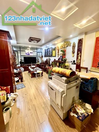Bán Nhà Thạch Bàn 68m2-hơn 14 tỷ-PHÂN LÔ-VĨA HÈ-Ô TÔ TRÁNH-KINH DOANH-DÂN XÂY-FULL NỘI THẤ - 2