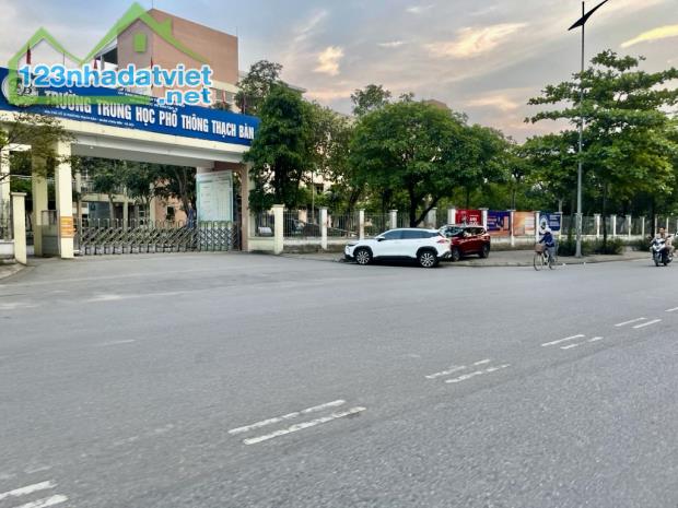 Bán Nhà Thạch Bàn 68m2-hơn 14 tỷ-PHÂN LÔ-VĨA HÈ-Ô TÔ TRÁNH-KINH DOANH-DÂN XÂY-FULL NỘI THẤ - 1
