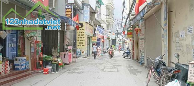 NHÀ ĐÔNG NGẠC - BẮC TỪ LIÊM - DT60M2 - 3 TẦNG - MT10M-  GIÁ 11 TỶ- NGÕ Ô TÔ TRÁNH - LÔ GÓC - 2