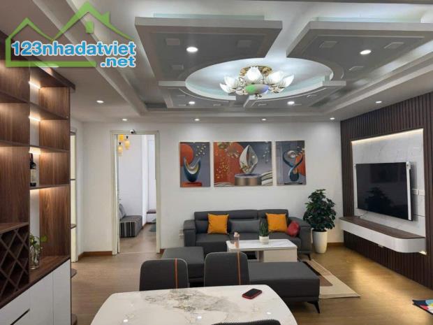 BÁN CĂN HỘ 3 NGỦ CHUNG CƯ THÀNH PHỐ GIAO LƯU - LÔ GÓC - TẶNG FULL NỘI THẤT - VIEW HỒ