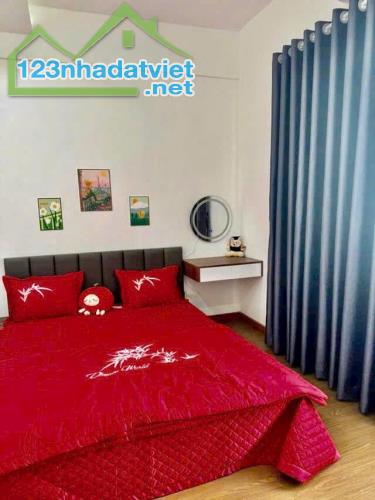 BÁN CĂN HỘ 3 NGỦ CHUNG CƯ THÀNH PHỐ GIAO LƯU - LÔ GÓC - TẶNG FULL NỘI THẤT - VIEW HỒ - 3
