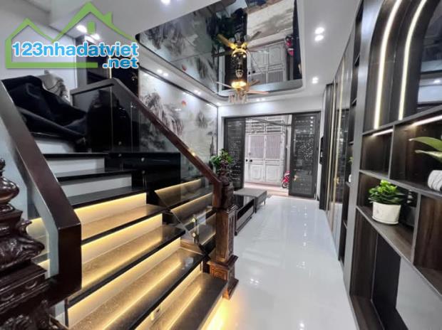 💥💥CỰC PHẨM LÊ TRỌNG TẤN – THANH XUÂN, 44M2,Ô TÔ ĐỖ CỬA, GIÁ 13.5 TỶ – FULL NỘI THẤT💥💥