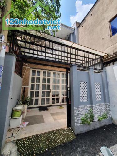 NHÀ ĐẸP GÒ VẤP;  DT: 71m2, 2PN rộng, 3WC.