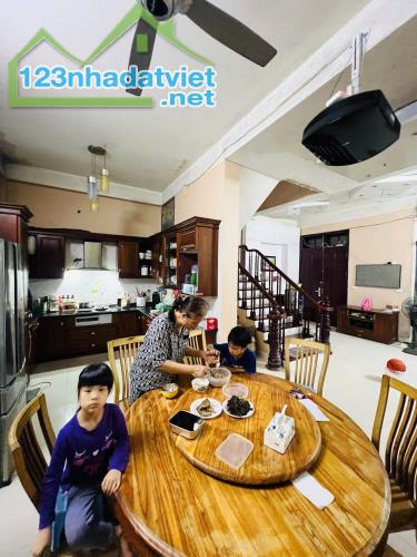 BÁN NHÀ HOÀNG QUỐC VIỆT 55M2 x 5 TẦNG - MẶT TIỀN 5.8M GIÁ CHÀO 10.8 TỶ