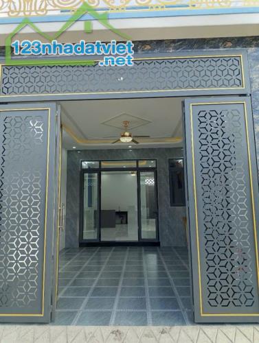 Cần Tiền Bán nhanh Căn nhà ở Tân thông Hội Cu Hi 700triệu sổ hồng riêng sẵn 108m2 bao phí