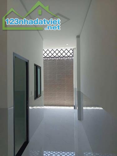 Cần Tiền Bán nhanh Căn nhà ở Tân thông Hội Cu Hi 700triệu sổ hồng riêng sẵn 108m2 bao phí - 3